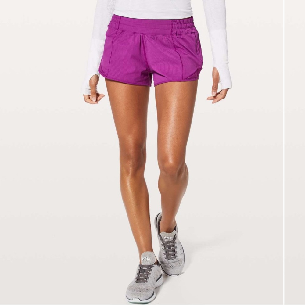 Lululemon Hotty Hot 2.5” short in Regal plum - size 12